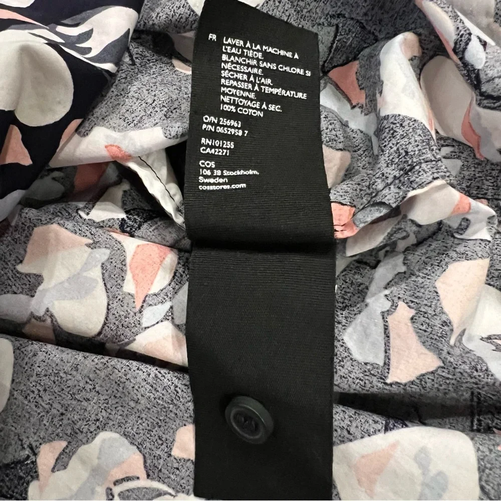 COS Long Sleeve Button Down Blouse Navy Abstract Floral Size 6 - Picture 9 of 9